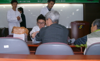 2011년 튤립축제 기초건강증진교실 - 남간대봉사활동